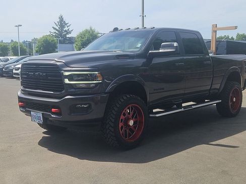 Used 2020 RAM 2500 Laramie w/ Night Edition AWD/4WD image 3