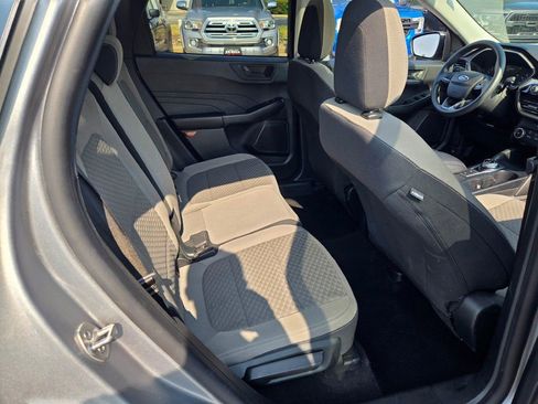 Used 2022 Ford Escape SE w/ SE Sport Appearance Package image 8