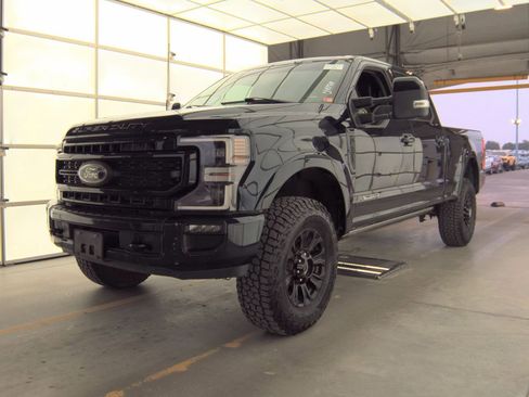 Used 2021 Ford F250 Lariat image 1