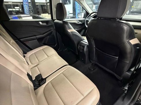 Used 2022 Ford Escape SEL image 11