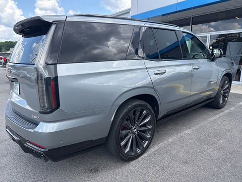 Used 2025 Cadillac Escalade V AWD/4WD image 4