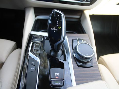 Used 2019 BMW 530i image 39