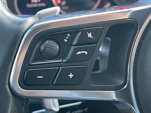 Used 2018 Porsche Panamera image 23