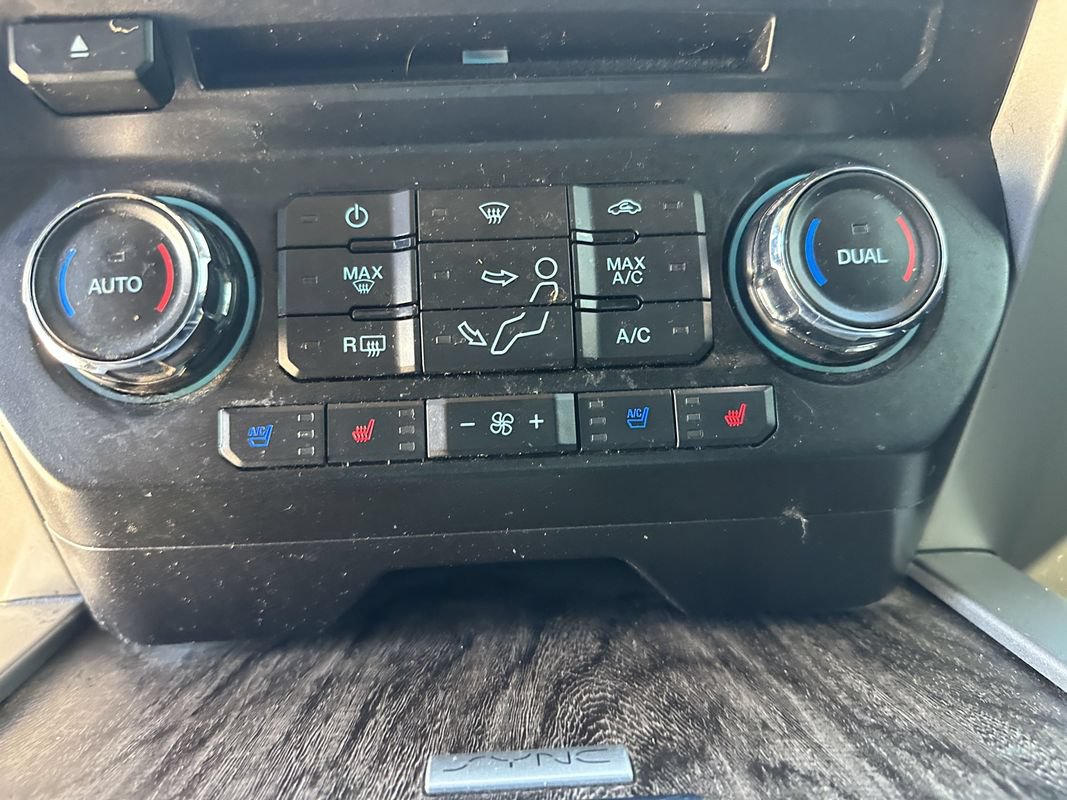 Used 2018 Ford F250 Lariat w/ Lariat Value Package AWD/4WD image 40