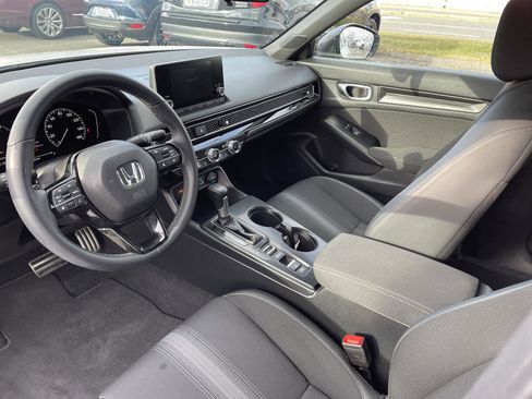 Used 2023 Honda Civic Sport image 4