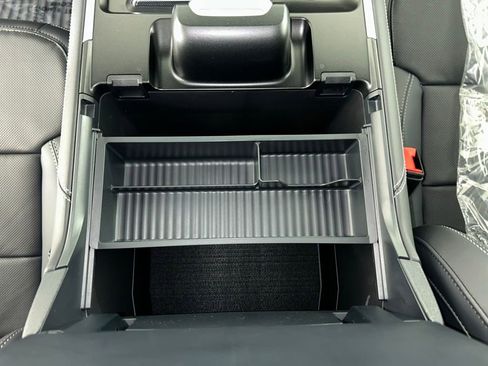 New 2026 Ford Expedition Platinum image 11