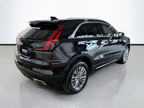 Used 2025 Cadillac XT4 Premium Luxury FWD image 9