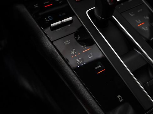 New 2026 Porsche Macan AWD/4WD image 20