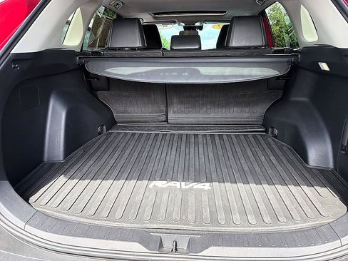 Certified 2022 Toyota RAV4 XLE Premium AWD/4WD image 22
