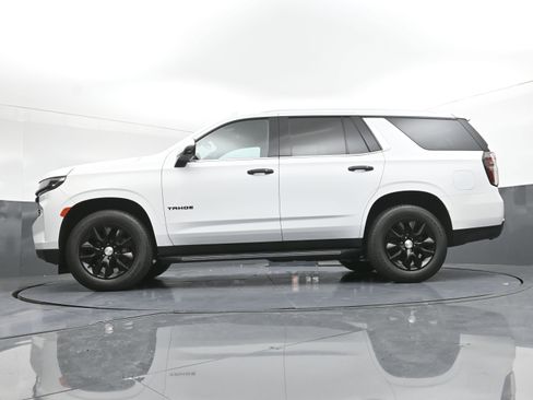 Used 2023 Chevrolet Tahoe LT w/ Luxury Package AWD/4WD image 32