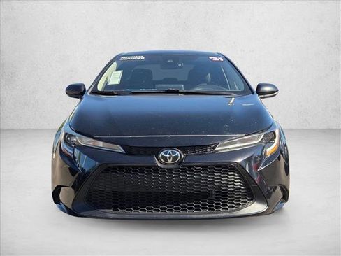 Used 2021 Toyota Corolla LE image 2