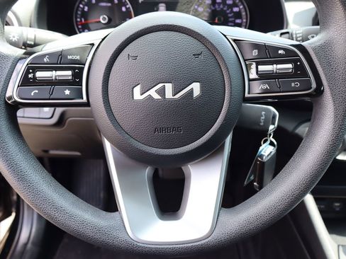 Used 2024 Kia Forte LXS w/ LXS Technology Package FWD image 10