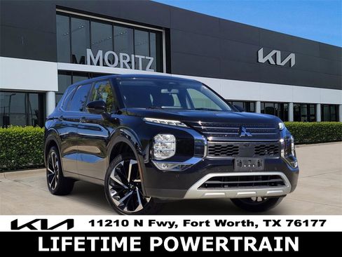 Used 2024 Mitsubishi Outlander SE image 1