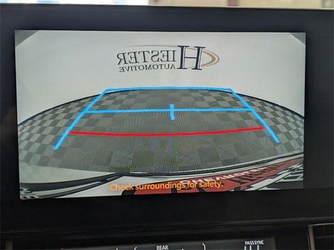 Used 2025 Toyota Sienna XLE image 21