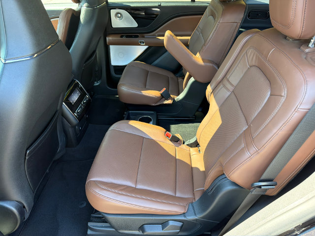 Used 2023 Lincoln Aviator Reserve w/ Equipment Group 201A AWD/4WD image 22
