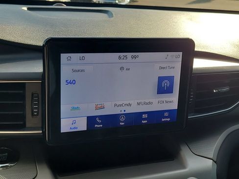 Used 2022 Ford Explorer XLT w/ Equipment Group 202A RWD image 28