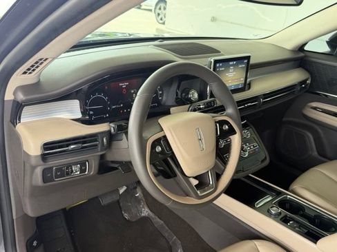 Used 2022 Lincoln Corsair FWD image 14
