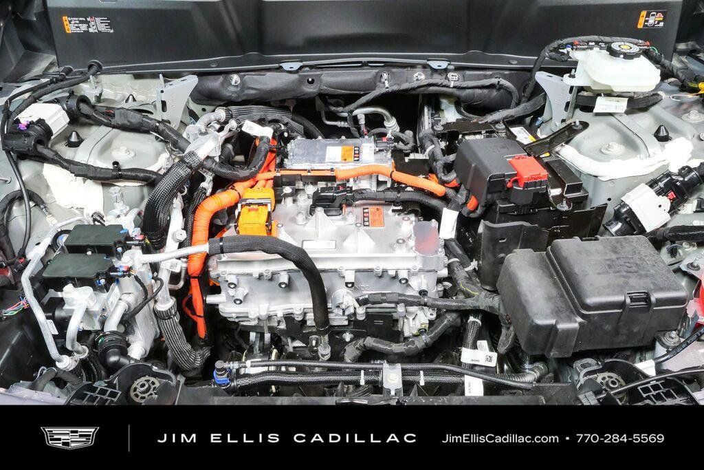 Certified 2026 Cadillac Vistiq Luxury w/ LPO, Floor Liner Package AWD/4WD image 34