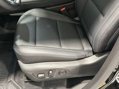 Used 2025 GMC Acadia Elevation w/ Elevation Premium Package AWD/4WD image 19
