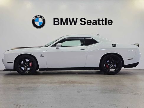 Used 2019 Dodge Challenger SRT Hellcat Redeye image 3