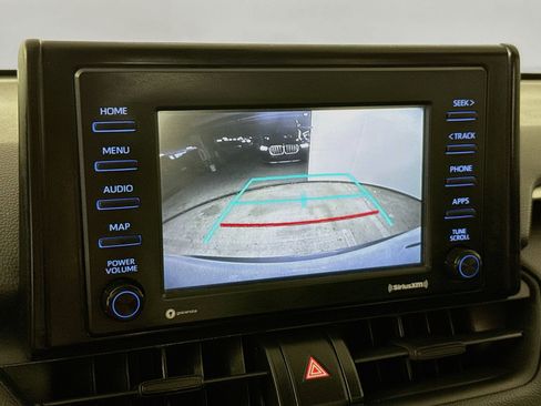 Used 2021 Toyota RAV4 LE FWD image 14