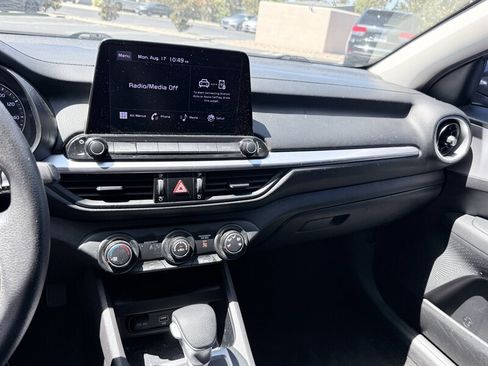Used 2022 Kia Forte LXS FWD image 15