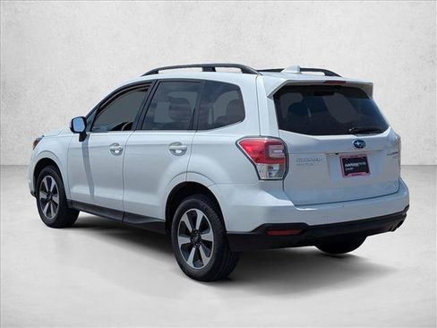 Used 2017 Subaru Forester 2.5i Limited AWD/4WD image 7