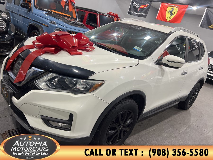 Used 2017 Nissan Rogue SV AWD/4WD image 2