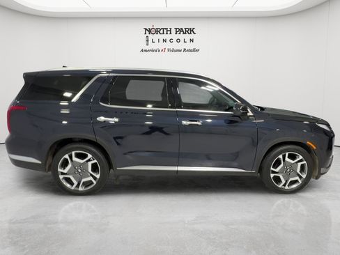Used 2023 Hyundai Palisade Limited FWD image 6
