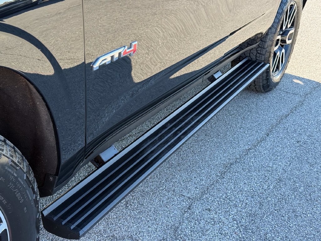 Used 2021 GMC Yukon AT4 w/ Technology Package AWD/4WD image 14