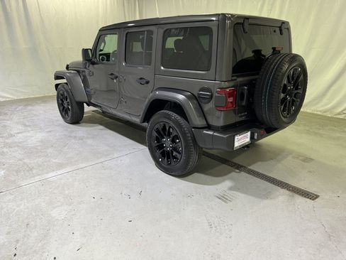 Used 2025 Jeep Wrangler Unlimited Sahara w/ Safety Group AWD/4WD image 9