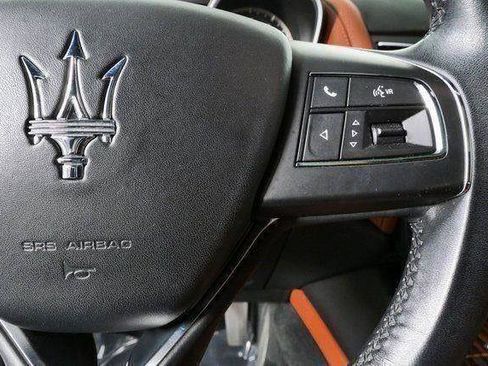 Used 2017 Maserati Levante w/ Luxury Package AWD/4WD image 12