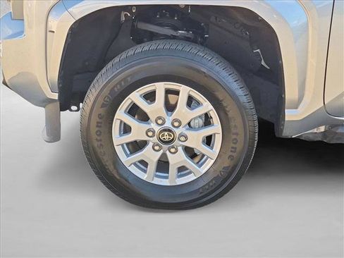 Certified 2025 Toyota Tacoma SR5 AWD/4WD image 23