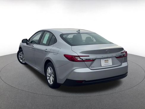 Used 2025 Toyota Camry LE image 11