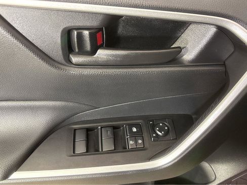 Used 2025 Toyota RAV4 LE image 30