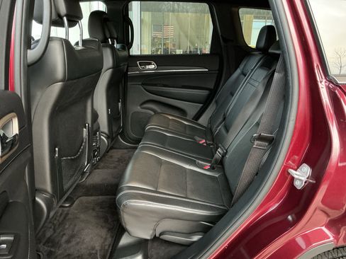 Used 2016 Jeep Grand Cherokee Limited w/ Luxury Group II image 18