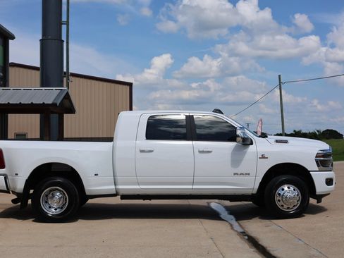 Used 2025 RAM 3500 Laramie w/ Max Tow Package AWD/4WD image 2