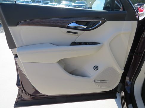 Used 2023 Buick Envision Avenir image 16