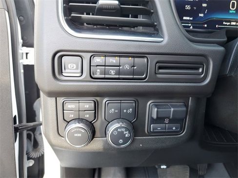 Used 2024 Chevrolet Suburban RST w/ Luxury Package image 28