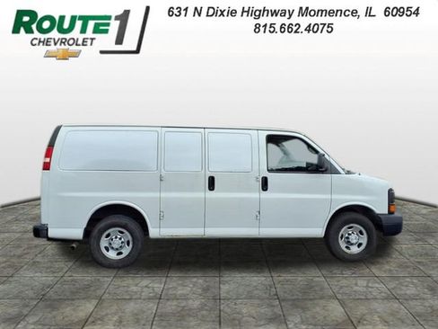 Used 2015 Chevrolet Express 2500 RWD image 3