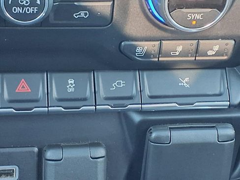 Used 2021 Chevrolet Silverado 1500 High Country w/ Technology Package image 15