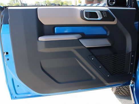 Used 2023 Ford Bronco Wildtrak image 9