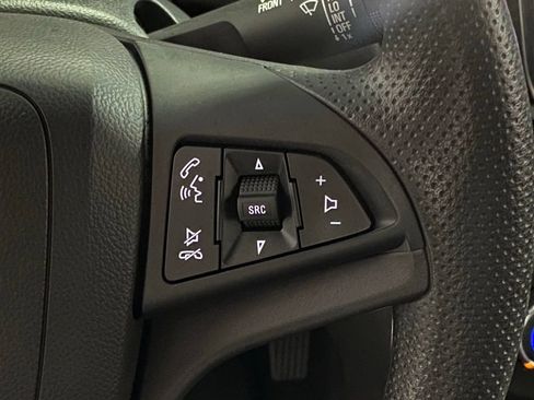 Used 2021 Chevrolet Trax LT FWD image 34