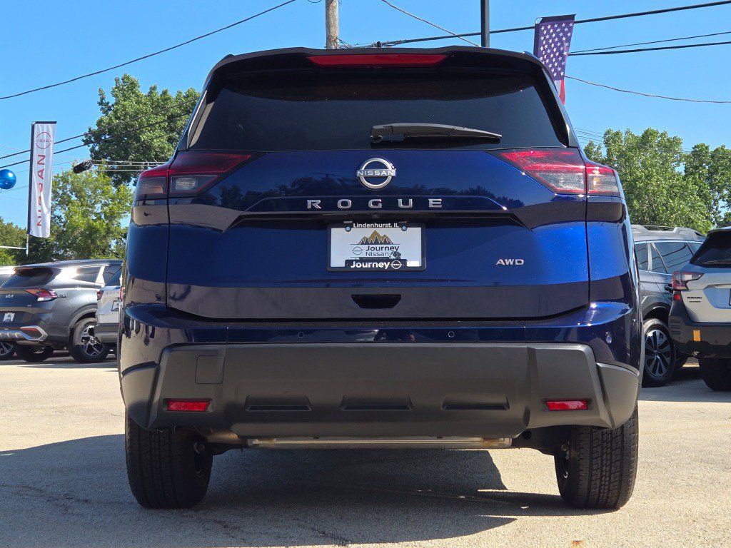 Used 2025 Nissan Rogue SV AWD/4WD image 14