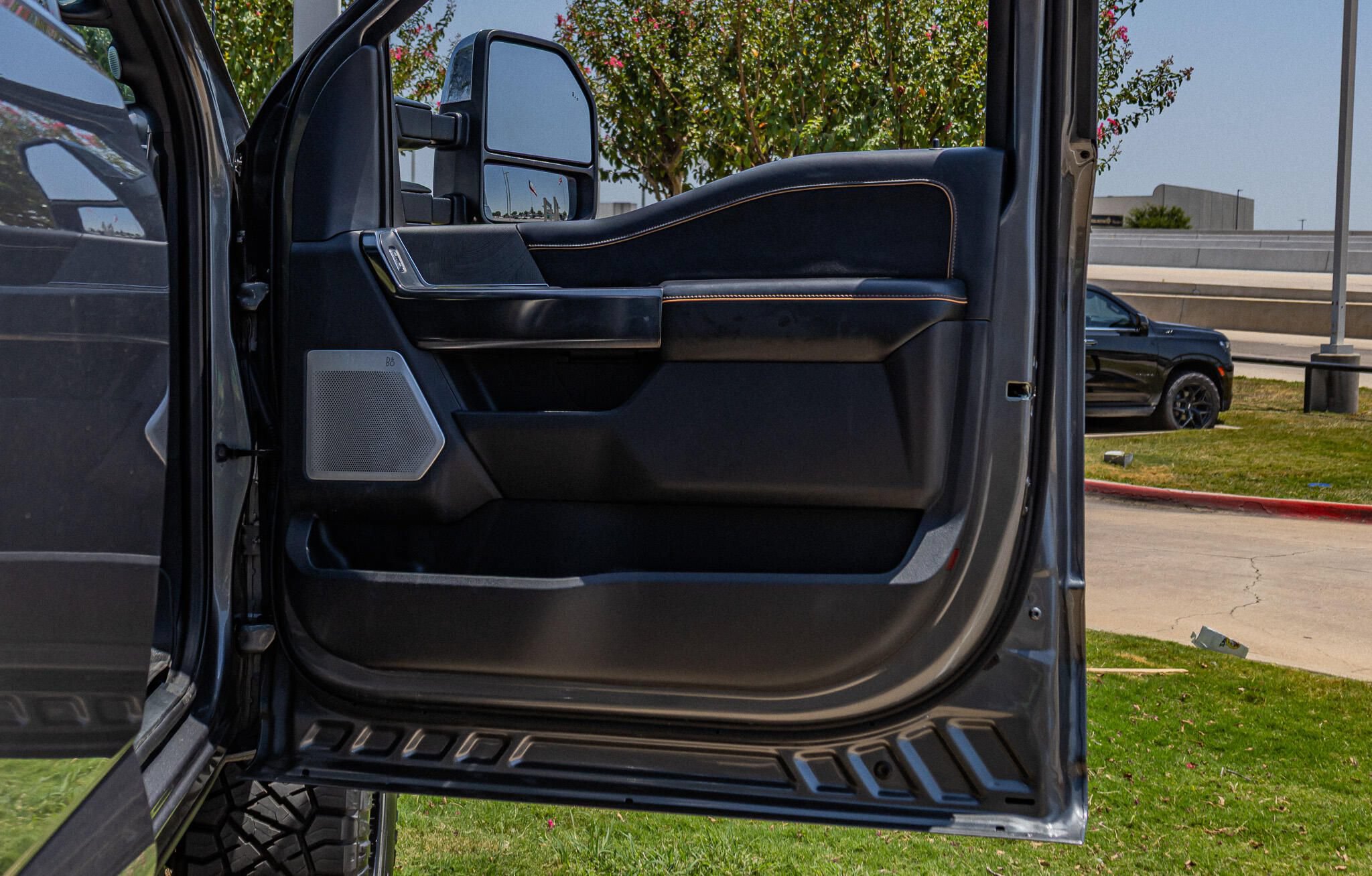 Used 2024 Ford F250 Platinum w/ Tremor Off-Road Package AWD/4WD image 38