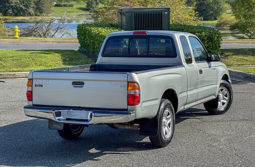 Used 2003 Toyota Tacoma 2WD Xtracab w/ SR5 Pkg image 9