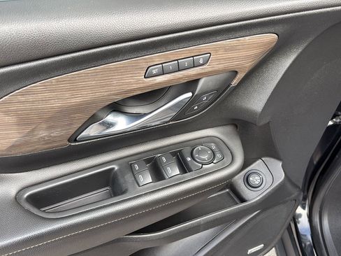 Used 2023 GMC Terrain Denali w/ Denali Premium Package image 16