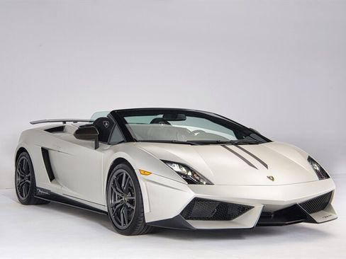 Used 2012 Lamborghini Gallardo LP 570-4 Performante AWD/4WD image 2