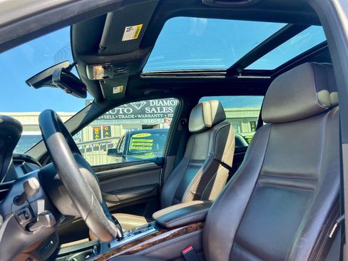 Used 2010 BMW X5 xDrive48i image 11