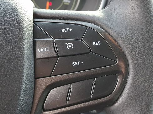 Certified 2022 Jeep Cherokee Trailhawk w/ Premium Leather Package image 23